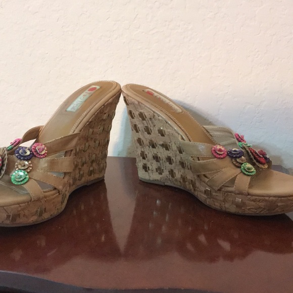 Shoes - Picture 7 of 10